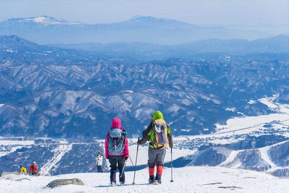 Two skiers